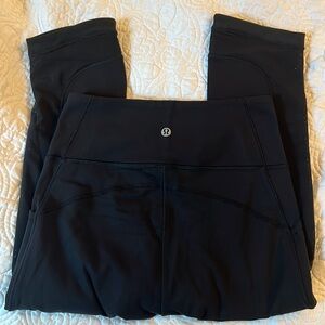 Lululemon 🖤 Capris